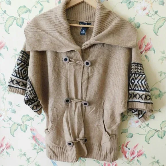 🦔🦔 Aztec Style Lambswool Cardigan - Picture 1 of 10